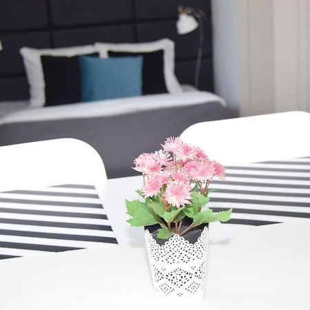 Be My Guest - Hoza Studio - Pkin Super Centrum Metro Wi-Fi Breakfast Warsaw Luaran gambar