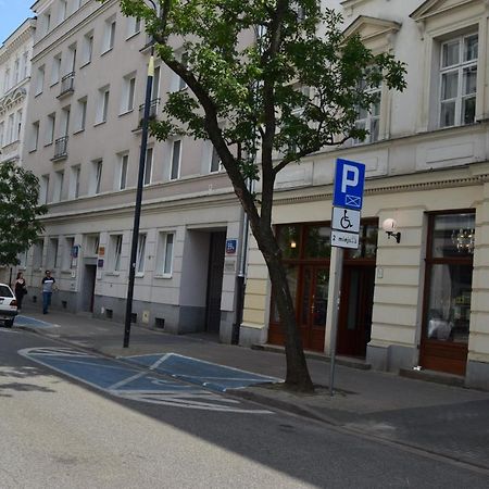 Be My Guest - Hoza Studio - Pkin Super Centrum Metro Wi-Fi Breakfast Warsaw Luaran gambar