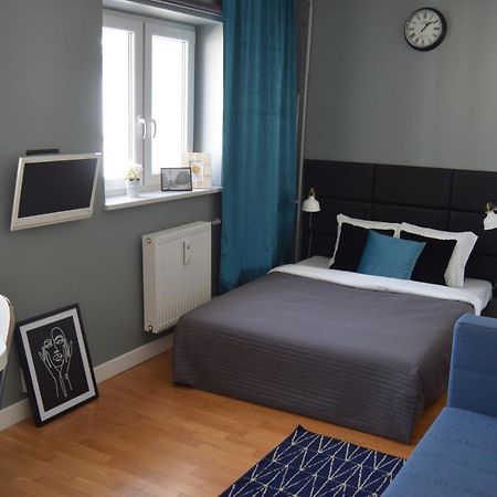 Be My Guest - Hoza Studio - Pkin Super Centrum Metro Wi-Fi Breakfast Warsaw Luaran gambar