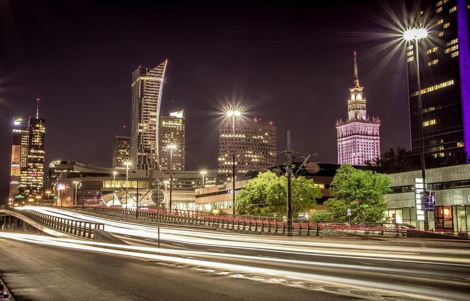 Be My Guest - Hoza Studio - Pkin Super Centrum Metro Wi-Fi Breakfast Warsaw Luaran gambar
