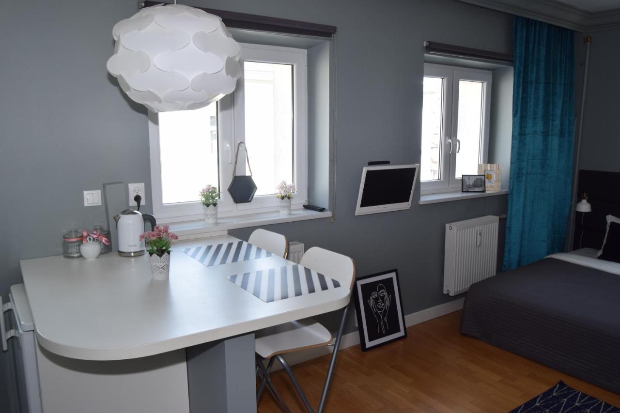 Be My Guest - Hoza Studio - Pkin Super Centrum Metro Wi-Fi Breakfast Warsaw Luaran gambar
