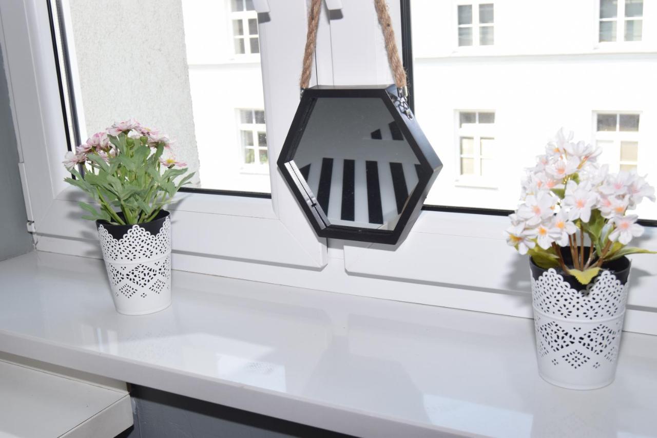 Be My Guest - Hoza Studio - Pkin Super Centrum Metro Wi-Fi Breakfast Warsaw Luaran gambar