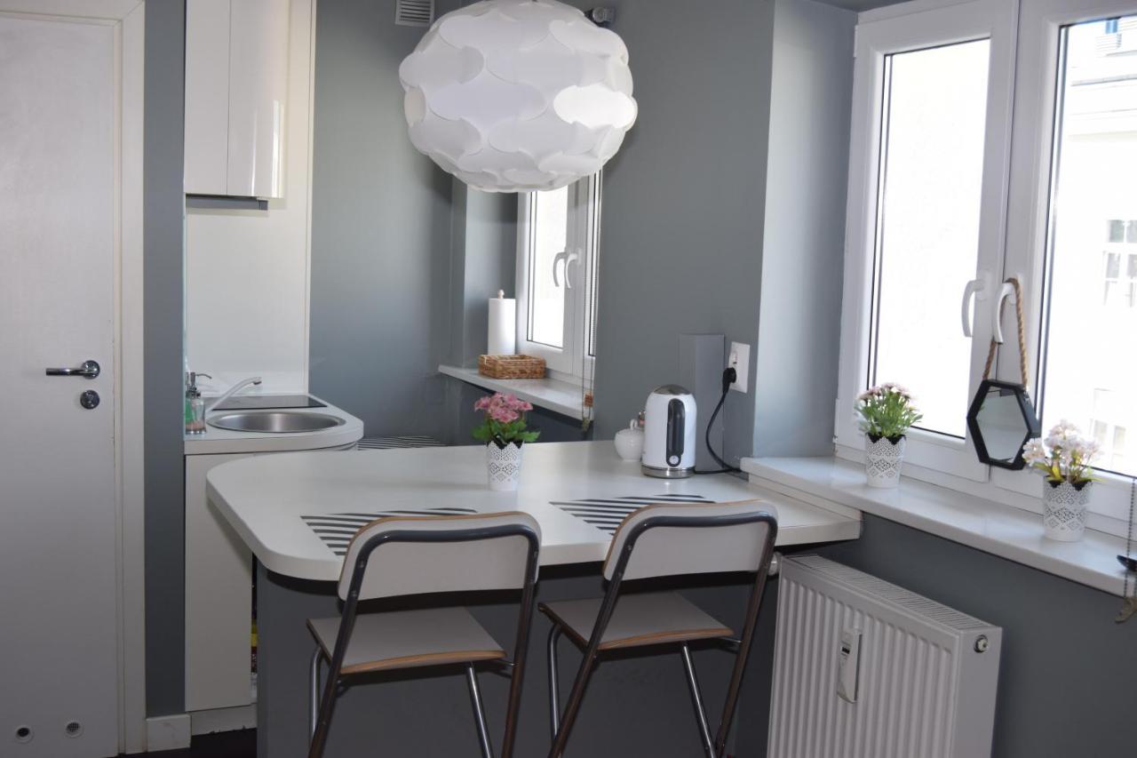 Be My Guest - Hoza Studio - Pkin Super Centrum Metro Wi-Fi Breakfast Warsaw Luaran gambar