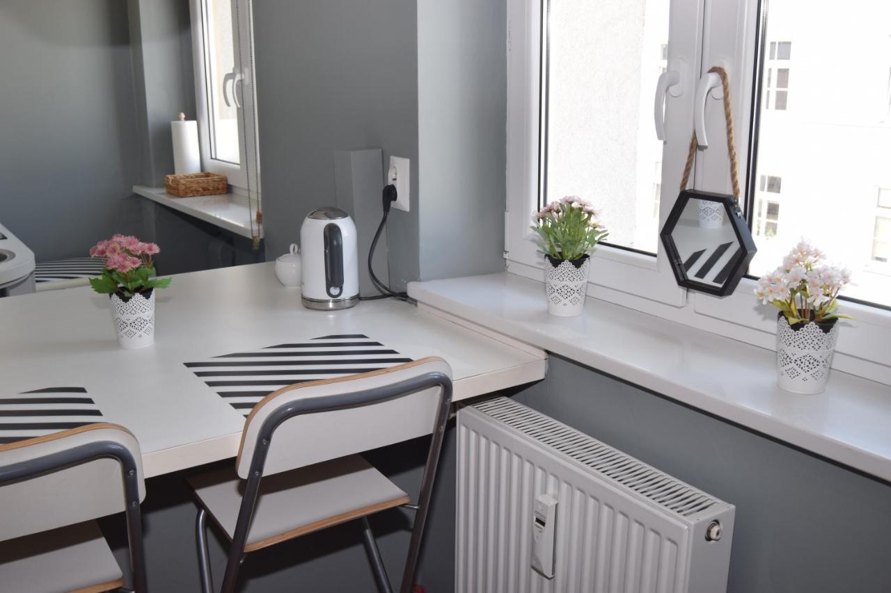 Be My Guest - Hoza Studio - Pkin Super Centrum Metro Wi-Fi Breakfast Warsaw Luaran gambar