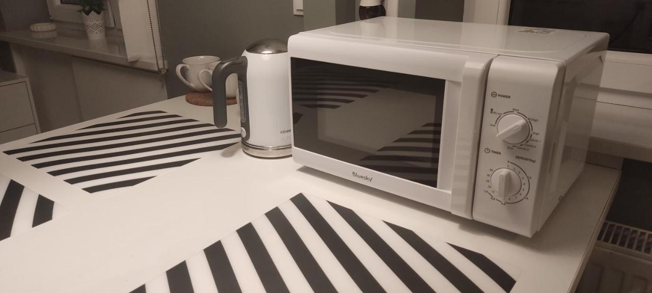 Be My Guest - Hoza Studio - Pkin Super Centrum Metro Wi-Fi Breakfast Warsaw Luaran gambar